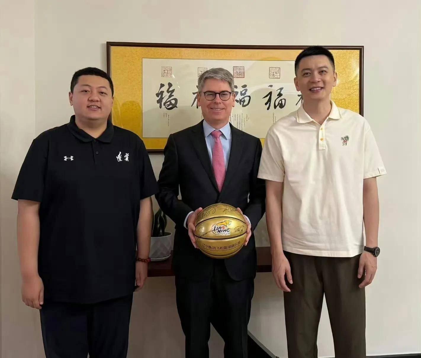 正式官宣！杨鸣好友出任CBA劲旅总经理，两队人员交流可实现双赢