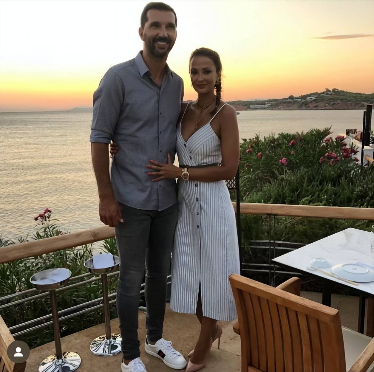48岁佩贾现状：老了越来越帅，老婆女儿都是美女，成为NBA高管