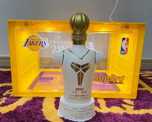 NBA3大动态！太阳续约布克，科密酒向瓦妮莎致歉，切特恐逼走杰威