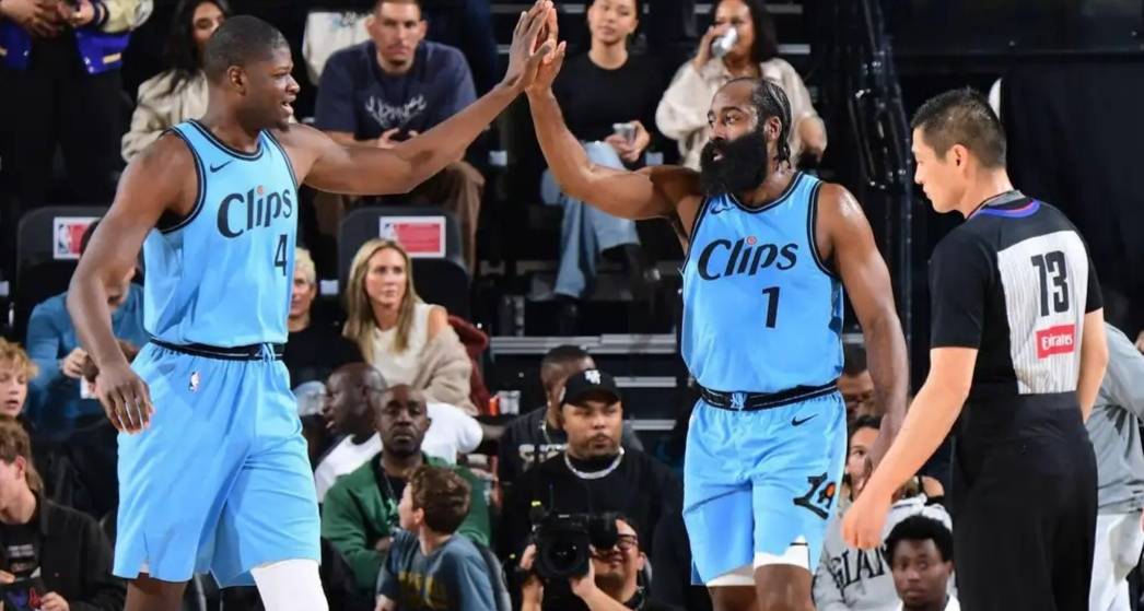 NBA快船队这是和湖人队杠上了！