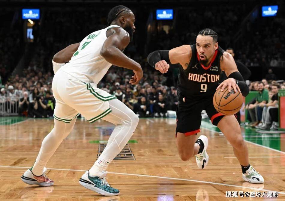 好久不见！火箭队旧将现身太阳训练馆，体型更壮了，斯通放错人？