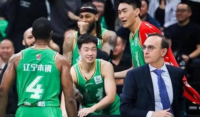 乌戈宣布加盟NBA球队，签约克利夫兰骑士，杨鸣感慕